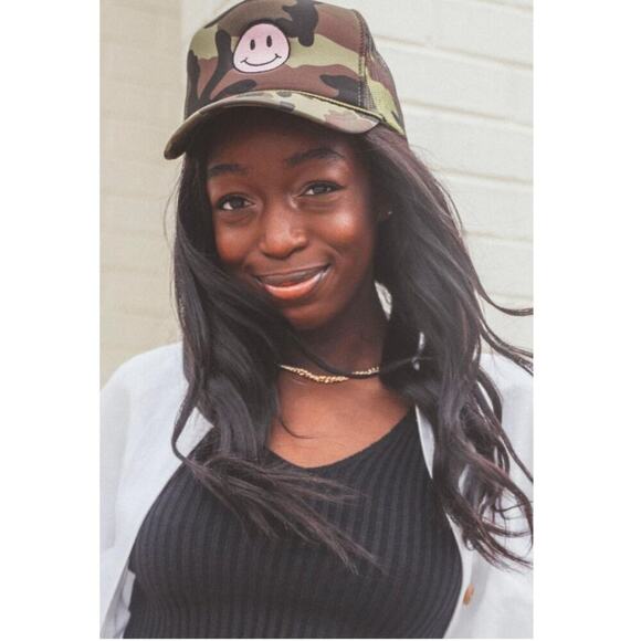 Otto Women's Green Smiley Face Camouflage Foam Mesh Trucker Cap One Size - Picture 2 of 8